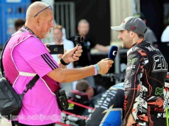 Żużel. Ryzykowano zdrowiem zawodników? „Sędzia chyba tego nie widzi”