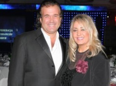 Marek Torzewski jest z żoną od ponad 40 lat. Wspierała go po diagnozie nowotworu