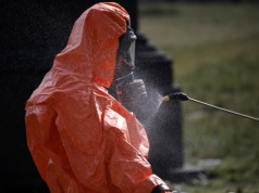 Szukali ukrytych wielkanocnych prezentów. Znaleźli butelkę z etykietą "Polonium 210"