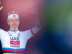 Pogacar może zostać ukarany. Przejechał na czerwonym świetle