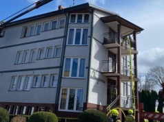 Pożar w pensjonacie w Jastrzębiej Górze. Ogniem zajęło się poddasze