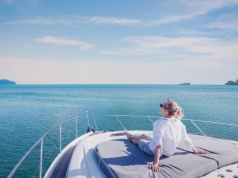 Majątki najbogatszych Polaków rosną szybciej niż PKB Polski. "Płacą za butelkę szampana 12 tys. zł"