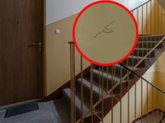 Zauważyłeś taki znak przy drzwiach? Lepiej uważaj