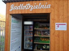 Święta dobiegają końca, a lodówki wciąż pełne jedzenia. Zamiast wyrzucać, warto zostawić w jadłodzielni