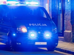 Dantejskie sceny w tramwaju. Senior raniony młotkiem w głowę