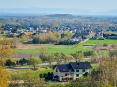 Działki tracą na wartości. Mieszkańcy żądają od miast milionowych odszkodowań