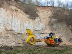 Nie żyje mężczyzna, który spadł ze skarpy nad rzeką Bystrzycą
