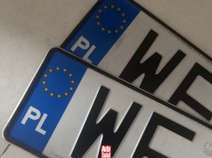 Kiedy trzeba przerejestrować samochód i jakie są kary? Czasu wcale nie jest dużo