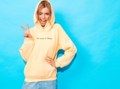 Odzież reklamowa na event – jak skutecznie wyróżnić markę i przyciągnąć uwagę uczestników?