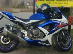 Motocyklista „na jednym kole” zatrzymany przez policję. Okazało się, że nie miał prawa jazdy