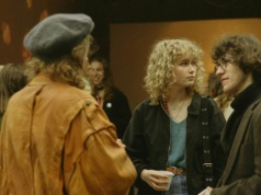 Rozmawiamy mniej niż kiedykolwiek. Naukowcy: "Może zmienić się sposób, w jaki nawiązujemy relacje"