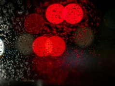 Czerwone światło na ulicy? W tym pomyśle jest więcej sensu, niż sugeruje pierwszy rzut oka