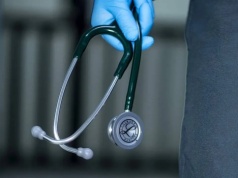 Groźna choroba u nauczycielki. Wiele dzieci trafi do szpitala