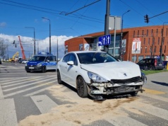 Wypadek na rondzie przy Gali w Lublinie. Jeden z kierowców wjechał na czerwonym