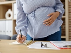 Zmiany w wynagrodzeniach kobiet w ciąży? Dokumenty już w Sejmie