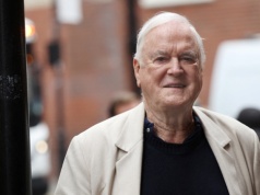 Drwił z chrześcijaństwa, teraz przestrzega przed wyrzeczeniem się go na rzecz islamu