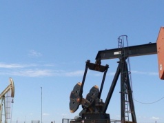 Saudi Aramco podnosi ceny ropy na maj. Złe wieści także dla Polski