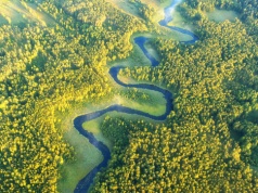 Górskie szlaki i nadmorskie klify.  Każde województwo kryje ciekawe miejsce na majówkę