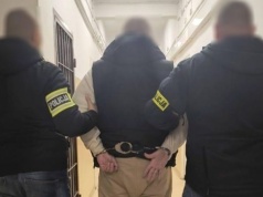 Odpowie m.in. za kradzież… 116 czekolad i 45 batonów. W więzieniu może nie być mu tak słodko