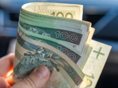 Do 700 zł premii za konto w Santander Banku. Proste warunki i wypłata co miesiąc