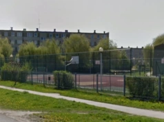 Hala dla uczniów, problem dla mieszkańców. Protest opóźnił budowę obiektu sportowego przy siedleckiej „Dziesiątce”, ale jej nie przekreślił…