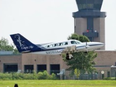 Poważna awaria w trakcie lotu linii Cape Air. Kto otworzył okno?