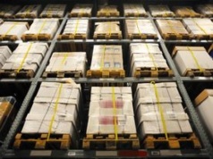 Więzienie za oszustwo na palety z ubraniami. Straty sięgają 10 tys. zł