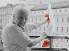 Nie żyje Barbara Cesarska, ps. Paproć. "1 sierpnia wywieszała flagę i zdejmowała ją z dniem zakończenia Powstania"