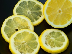 Nie kupuję już drogich detergentów. Prosty miks działa lepiej, niż się spodziewasz