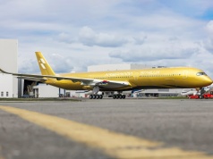 STARLUX: A350 AIRSORAYAMA Gold już po malowaniu (zdjęcia)