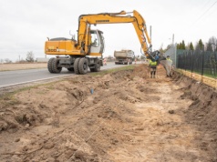 Za niemal 5 milionów złotych w Szydłowie powstaje chodnik