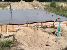 220 tys. zł trafiło do wykonawcy. Teraz walczy o dom dla siebie i syna