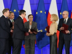 Ślubowanie sędziów TK w Sejmie. Relacja na żywo