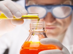 Europa ściąga naukowców z USA. Jak wygląda „drenaż mózgów” w erze Trumpa