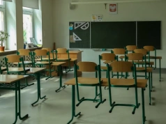 Zamknięto im szkołę na miesiąc przed egzaminami. Kurator mówi o „bezprawiu”