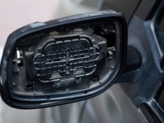 Nowa plaga kradzieży lusterek. Kierowcy znaleźli sposób za 1300 zł