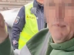 Jechał bez prawa jazdy autem w złym stanie technicznym. Trudna interwencja na Moście Siekierkowskim
