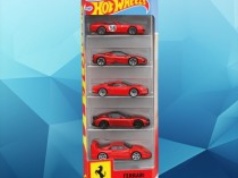 Zestaw 5 resoraków Hot Wheels Ferrari za 56 zł na Allegro