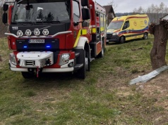 Tragiczny piątek. Strażacy otworzyli drzwi, znaleźli ciało w mieszkaniu