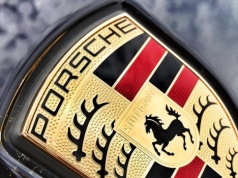 Sprzedaż Porsche mocno spadła. Firma twierdzi, że to poślizg kontrolowany