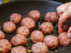 Sekretny składnik soczystych klopsików. Zapomnij o jajku i chlebie