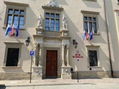 UMK puchnie na górze? Liczba stanowisk kierowniczych wzrosła o niemal 11 proc.