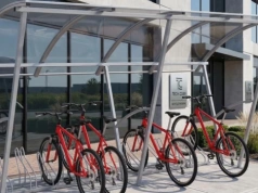 Rowerowy chaos pod blokiem lub firmą? Jak mądrze zaplanować przestrzeń dla rowerzystów