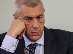 Donald Tusk stał się politycznym zakładnikiem Romana Giertycha