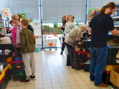 Rząd liczył na wyższe wpływy z podatku handlowego. Znamy dane
