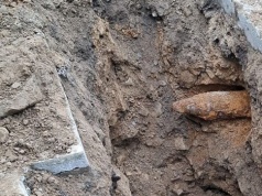 Niewybuch w Szczyrku podczas prac drogowych. Na miejscu strażacy i patrol saperski