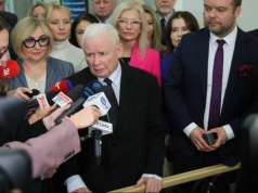 Spór Kaczyńskiego z Tuskiem. Sąd ogłosił decyzję