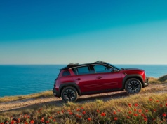 Renault 4 E-Tech Plein Sud już w sprzedaży na niektórych rynkach