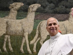 Bp Antonio Staglianò o wulgarnym realizmie Trumpa, sile papieża i bluźnierstwie