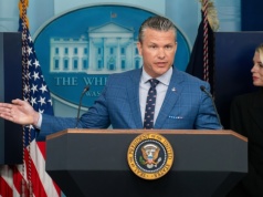 Pete Hegseth cytuje Pulp Fiction jako Pismo Święte, a następnie porównuje prasę do wrogów Jezusa